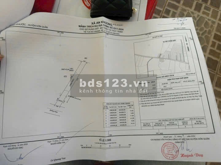 Chủ gửi bán lô đất nền đường nhựa quy hoạch 32m 200m2 có sẵn thổ cư dân đông kín