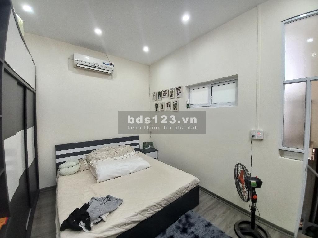 Bán nhà mặt ngõ - phố Lạc Long Quân - Ngõ thông - Kinh doanh bất chấp - 56m2 - 11.5tỷ