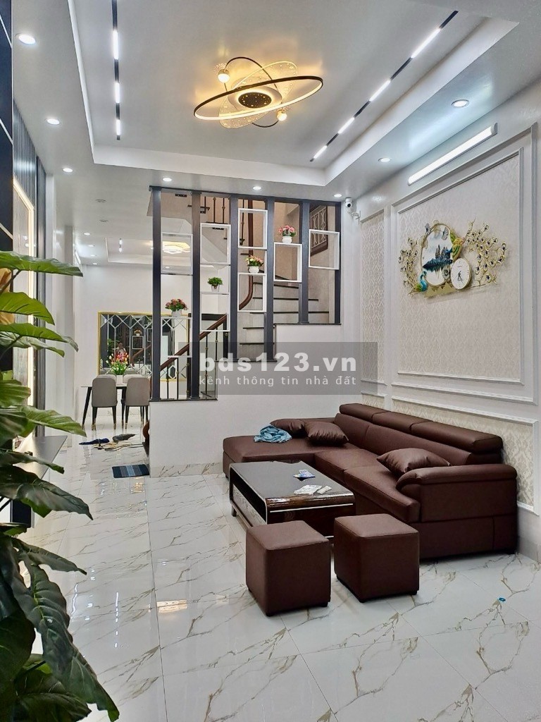 Trung Tâm Cầu Giấy - Nhà đẹp ở ngay - Tặng full nội thất xịn - 43m2 - 8.6tỷ