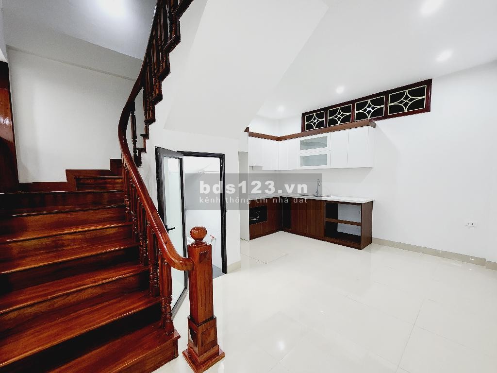Bán nhà Xuân Thủy nhà đẹp ở ngay 55m2 - 10 tỷ