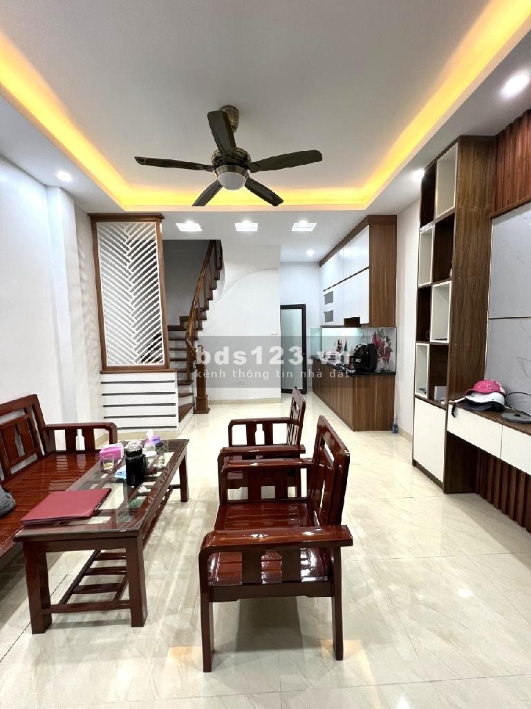 Bán nhà Trung Kính - Bác Chủ Công An Quận Cầu Giấy- 35m2 giá 7.2 tỷ