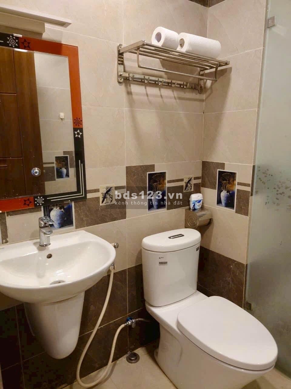 ResGreen Tower 2pn 2wc 70m2 12tr/tháng. Ban công thoáng mát, nội thất cơ bản