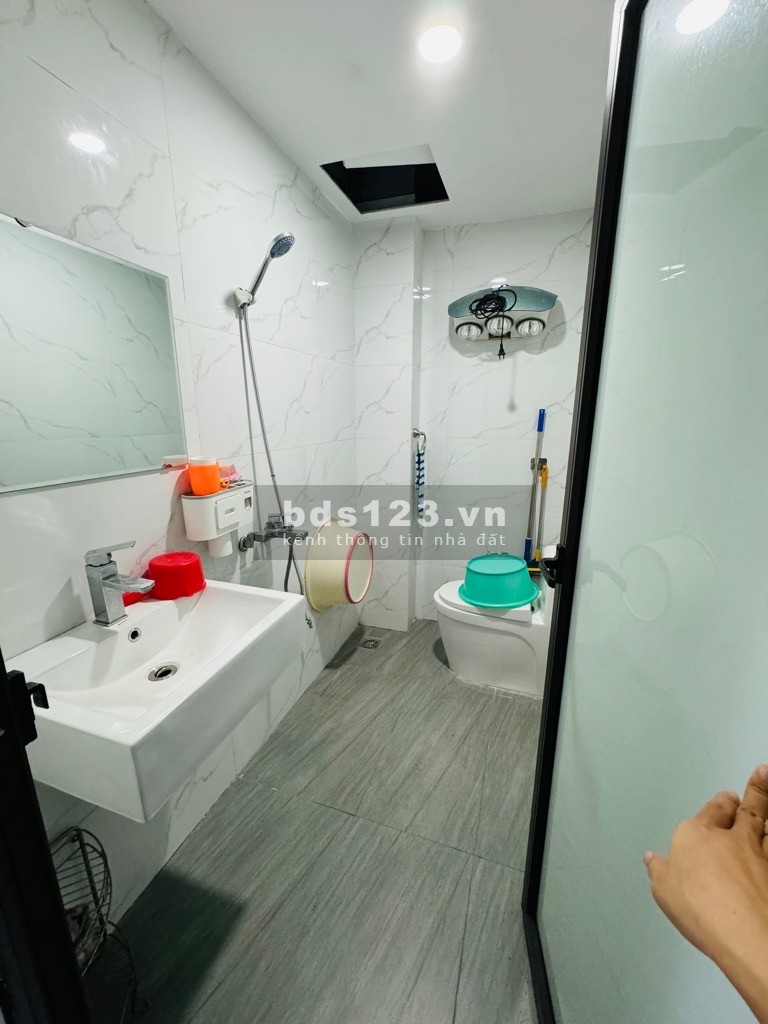 BÁN GẤP NHÀ RIÊNG XUÂN PHƯƠNG NAM TỪ LIÊM, NGÕ RỘNG OTO TRÁNH, 40M2- 6 TỶ