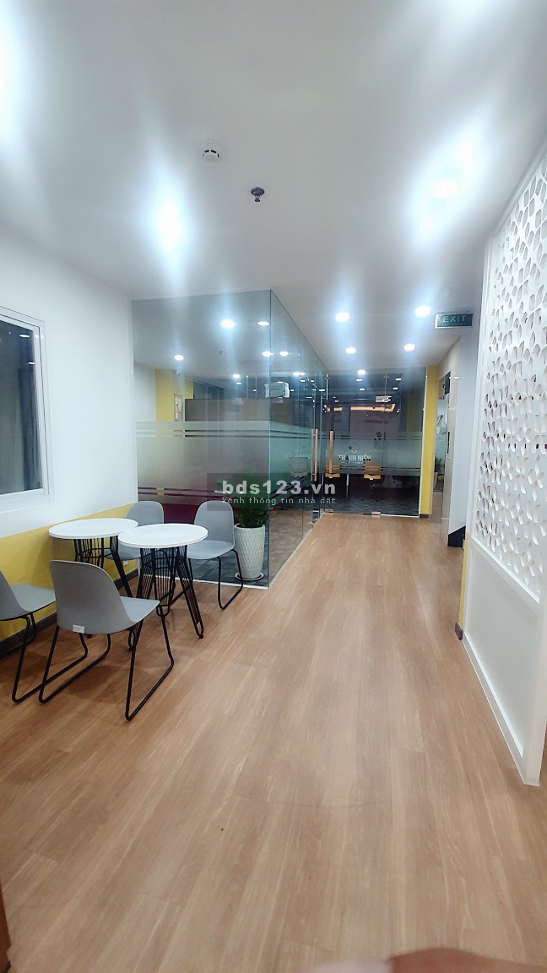 Cần cho thuê văn phòng quận 7 mặt tiền đường lớn 2 chiều số 633 Trần Xuân Soạn P. Tân Hưng Quận 7