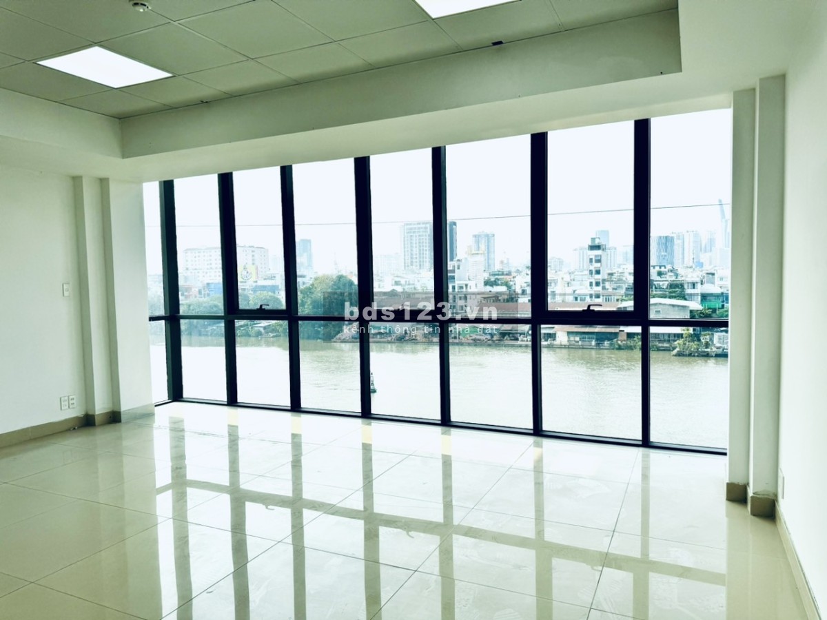 Cần cho thuê văn phòng quận 7 mặt tiền đường lớn 2 chiều số 633 Trần Xuân Soạn P. Tân Hưng Quận 7