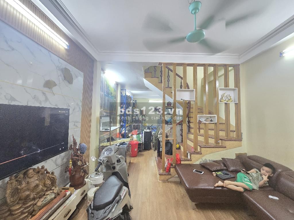 Bán nhà Đại Từ - Ngõ nông, rộng, nhà chủ tự xây, diện tích 50m2/ 3 tầng