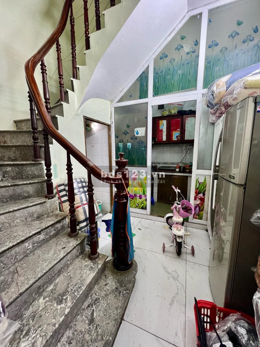 6.35 Tỷ nhà Hoàng Hoa Thám - 38.2m2 - 4 tầng - Kinh doanh