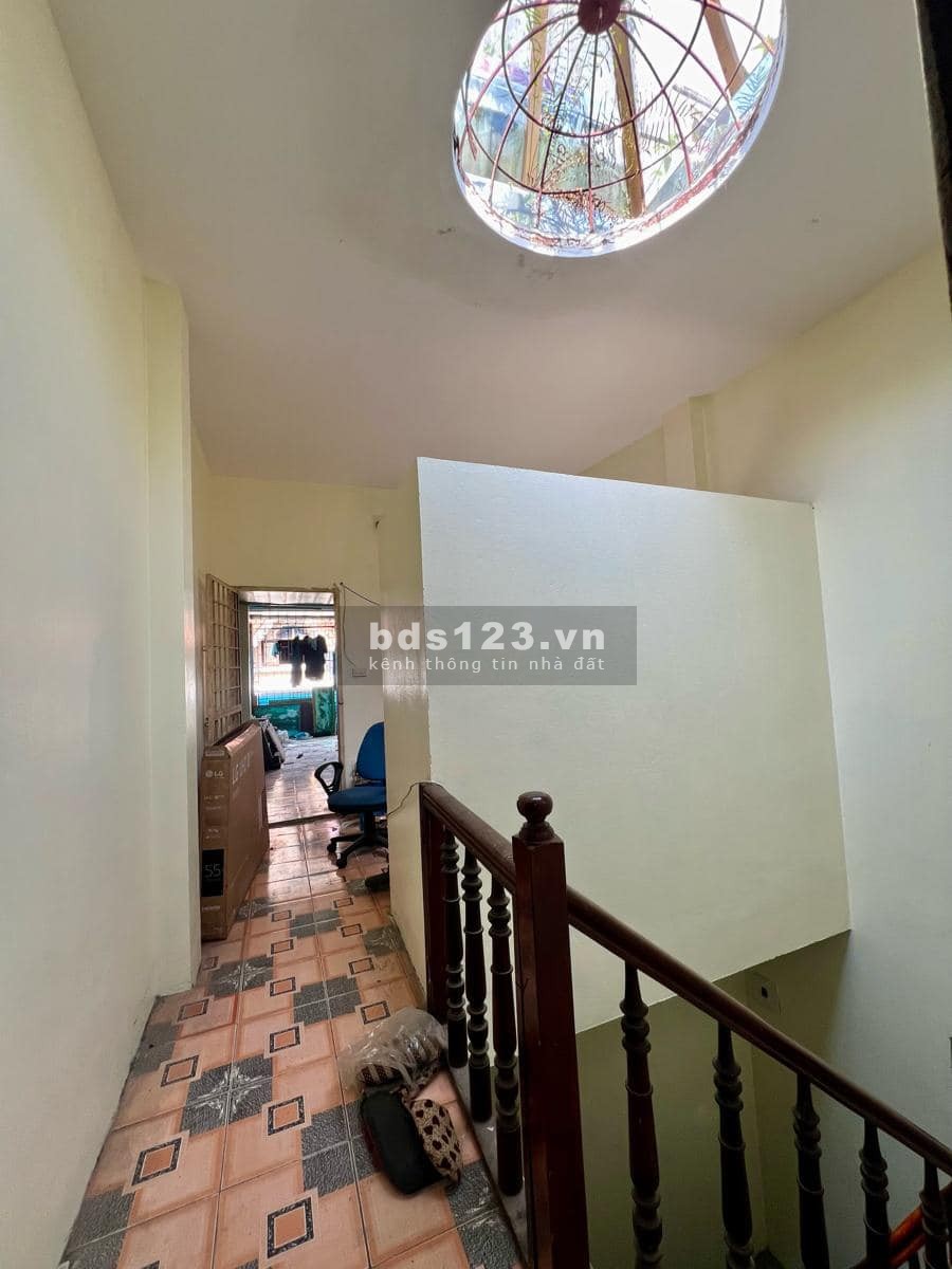 6.35 Tỷ nhà Hoàng Hoa Thám - 38.2m2 - 4 tầng - Kinh doanh