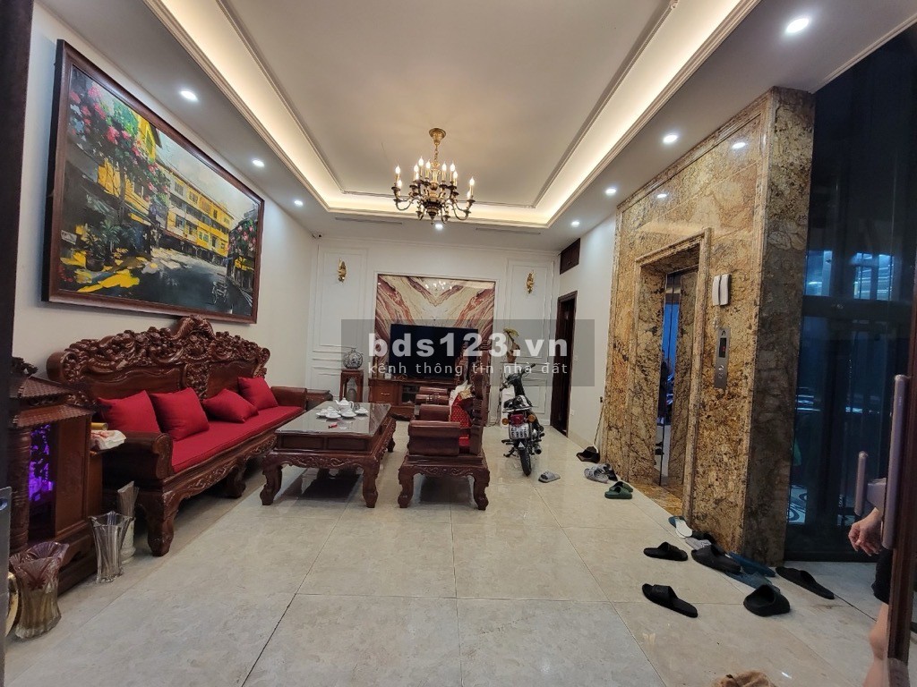 Bán nhà 7 tầng ở 28 Tứ Liên - Tây Hồ. Dt 42m2 giá chào 12.350 triệu