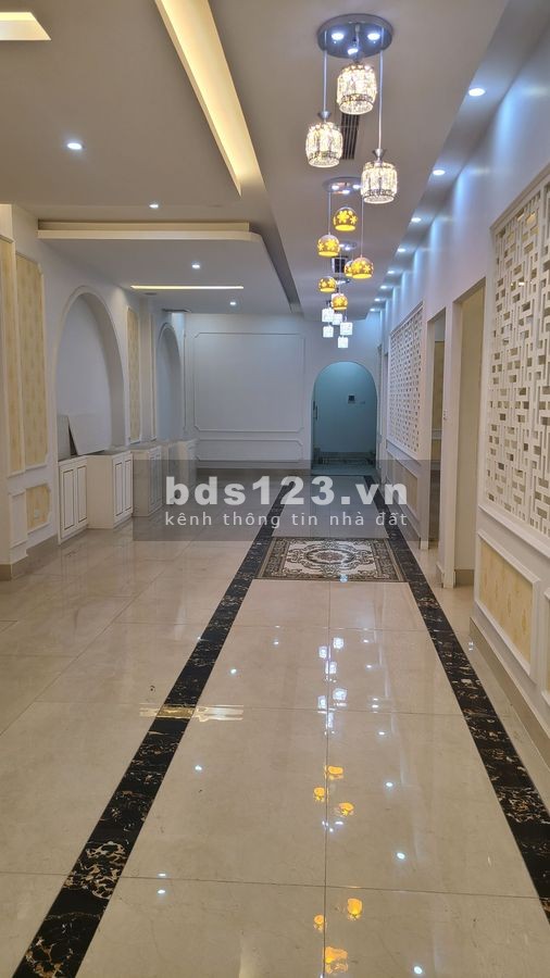 Bán siêu phẩm nhà 5 tầng phố Hồng Tiến giá đầu tư