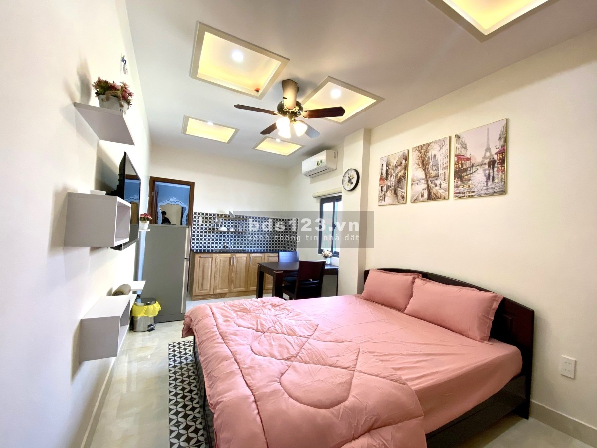 Hời quá hời! Bán lỗ ngộp nặng toà nhà Phan Xích Long sẵn thu nhập 200tr/tháng