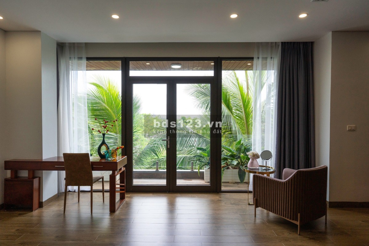 Cần bán gấp biệt thự Phương Đông Vân Đồn 300m2, 4 tầng