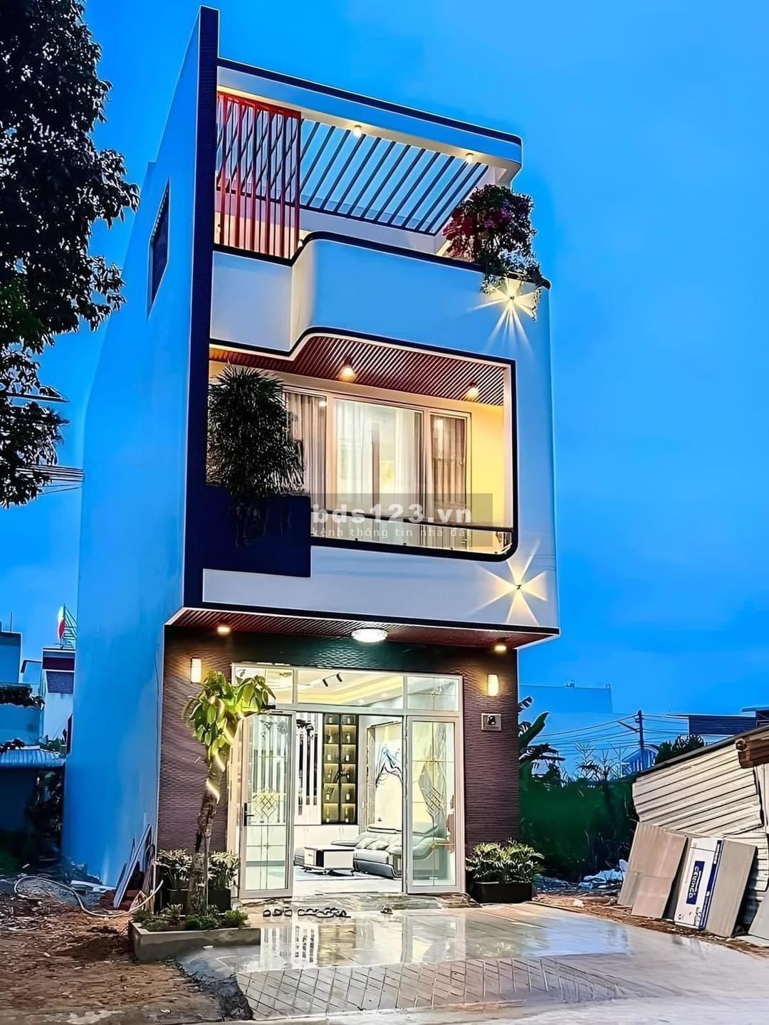 Chính chủ cần bán nhà 100m2 giá 1tỷ8 ngay TTHC tân Uyên