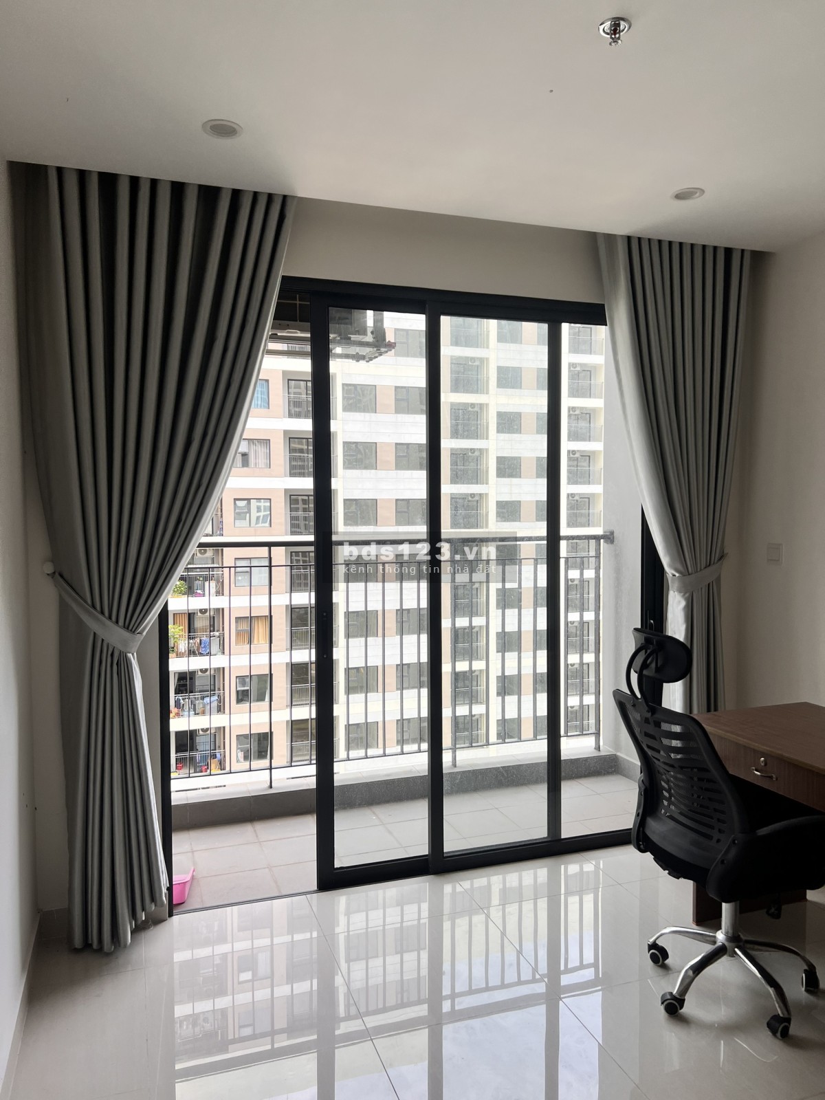 Bán căn hộ 1PN+ 46m2 chỉ 2.05 tỷ (BTP) gốc 2.75 tỷ Origami Vinhomes Grand Park