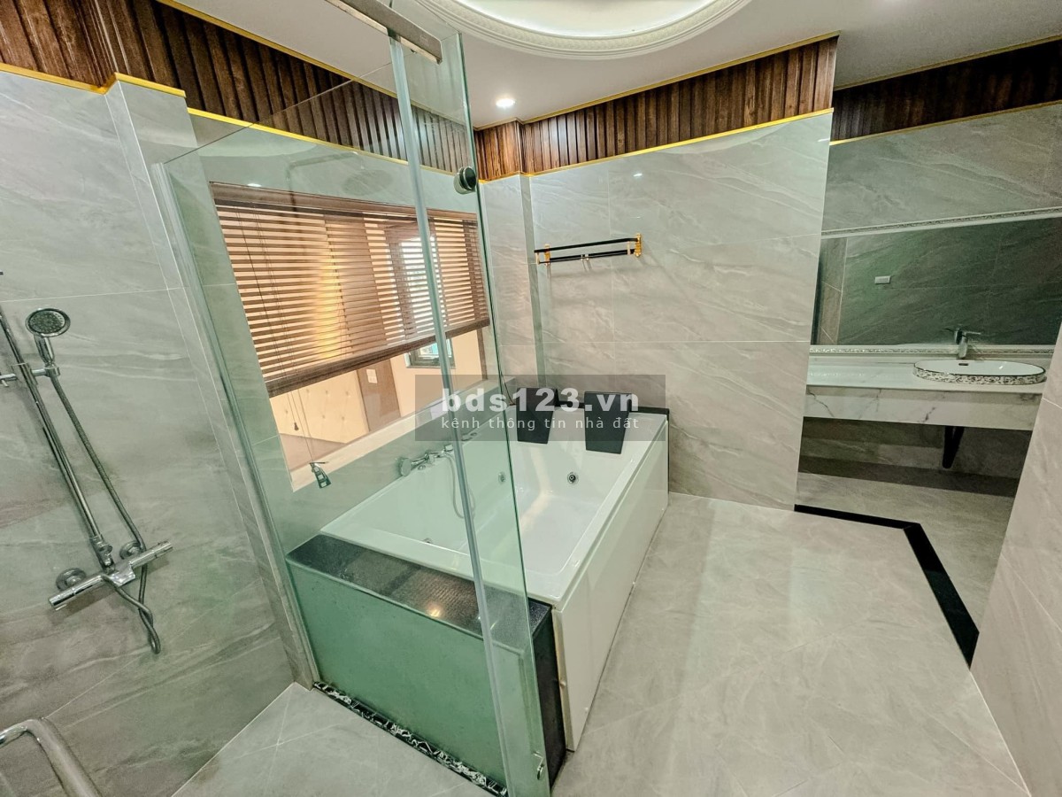 BÁN NHÀ CỰC ĐẸP DỊCH VỌNG - Ô TÔ 7 CHỖ VÀO TẬN CỬA -CHỈ 7,85 TỶ(CÓ THƯƠNG LƯỢNG)