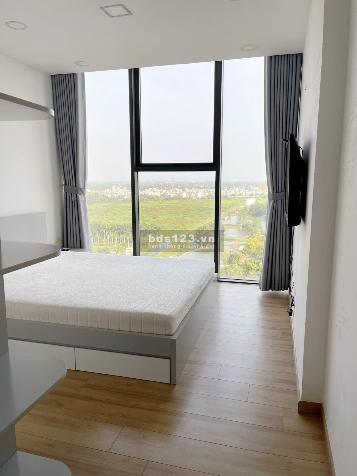 Cho thuê 1 phòng trống CC A.View ( Calla Garden) cao cấp, phòng còn lại 1 nữ.