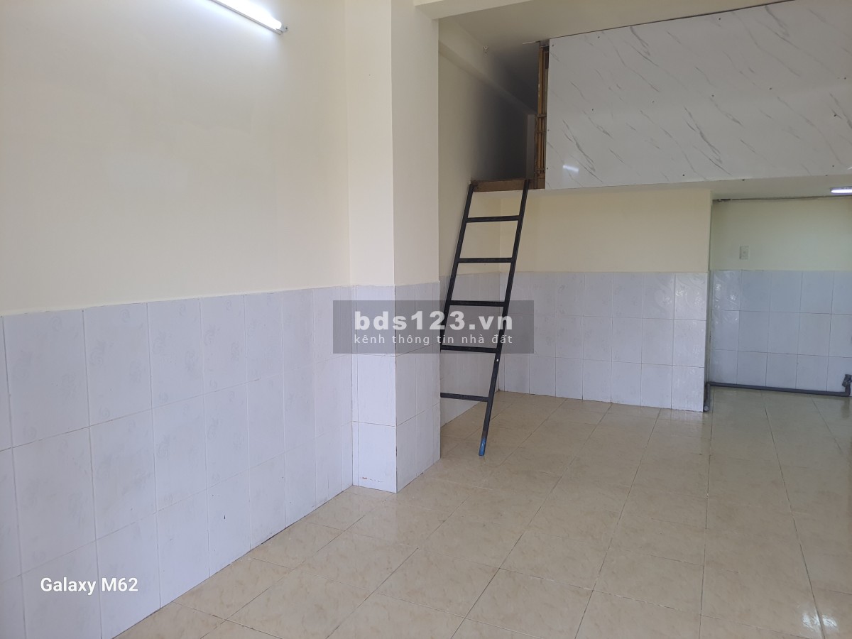 Phòng mặt tiền đường lớn Tân sơn 3,5 m×7m ,rộng rồi có gác thuận tiện để ở, buôn bán, kinh doanh, vv