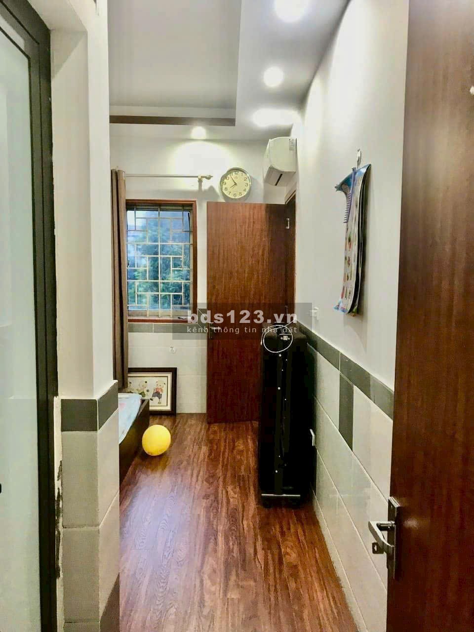 BÁN CHUNG CƯ NGUYỄN CƠ THẠCH,DT: 120M, TẦNG 4, GIÁ 5,4 TỶ