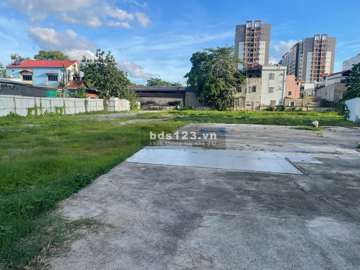 Cần Bán ĐẤT thổ cư xây KHO XƯỞNG. 6.600m2. Giá sốc 7,3tr/m2. Mặt tiền Quách Điêu.