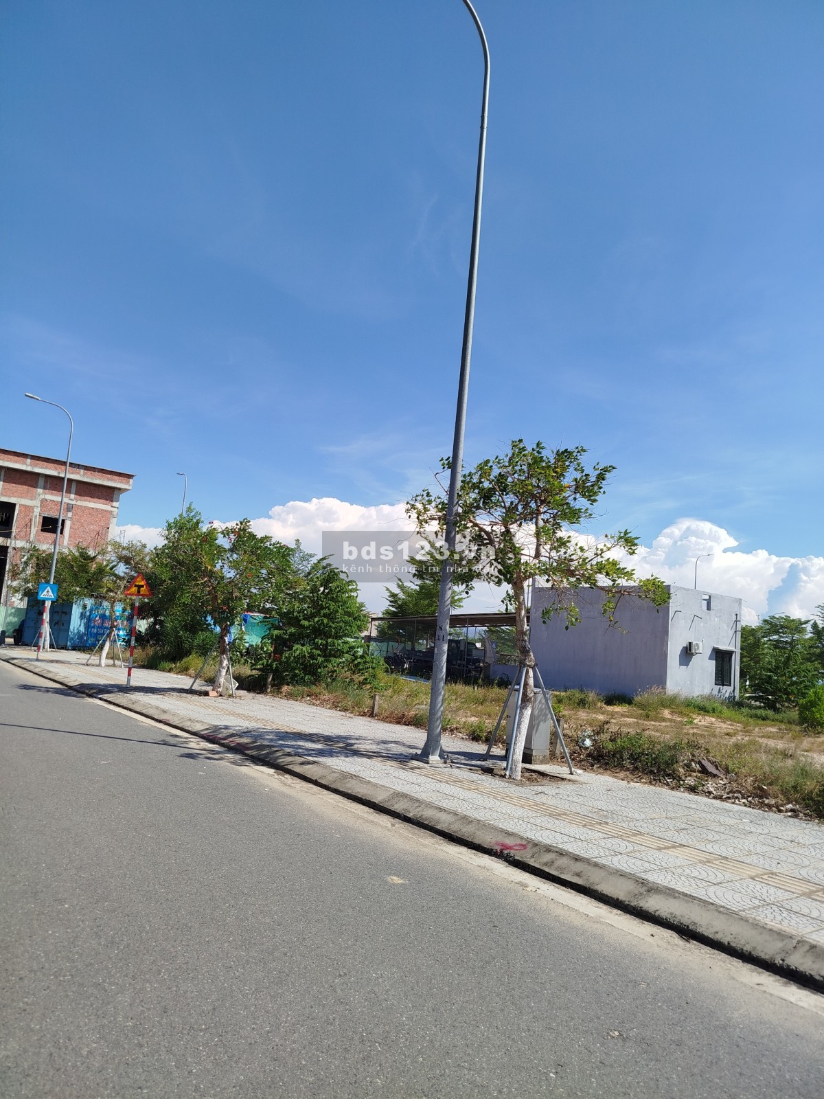 Bán lô đất đối diện bệnh viện Vĩnh Đức ngay Quốc Lộ 1A kề Siêu thị Go, sổ hồng riêng 100m2