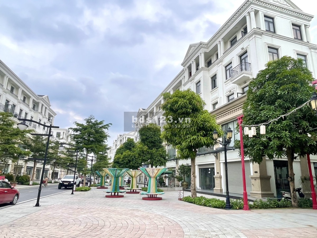 Shophouse TMDV diện tích 105m2, mặt tiền 5.5m giá 8.6 tỷ Vin Gia Lâm (0985941715)