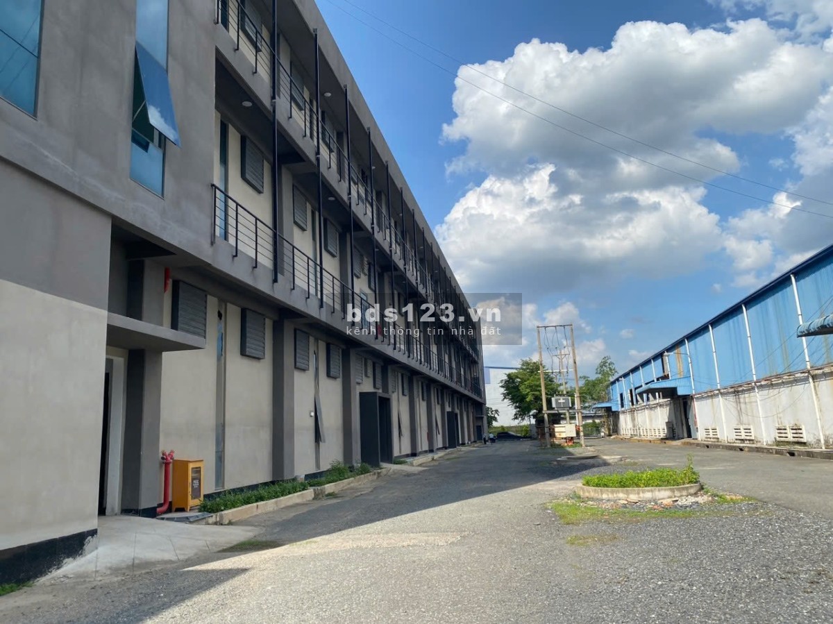 Cho thuê nhà xưởng diện tích 10.368 m2, 5.200 m2 trong kcn Sóng Thần, Dĩ An, Bình Dương