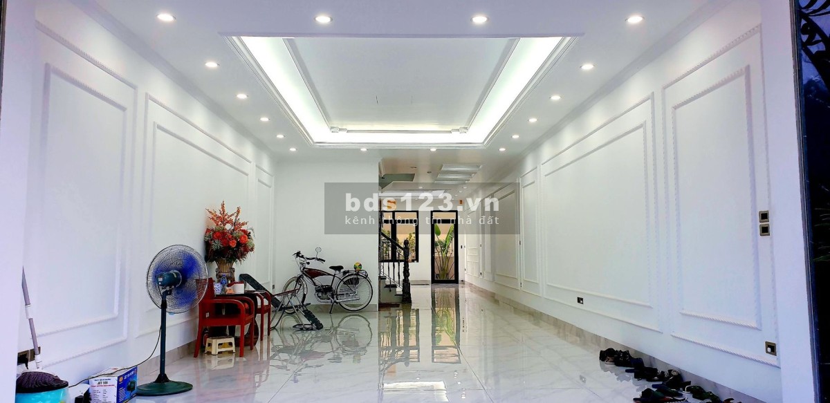 Bán nhà mặt phố Lâm Hạ - Nội thất xịn xò, 2 mặt tiền