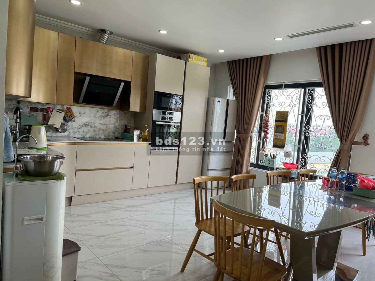 Bán nhà mặt phố Lâm Hạ - Nội thất xịn xò, 2 mặt tiền