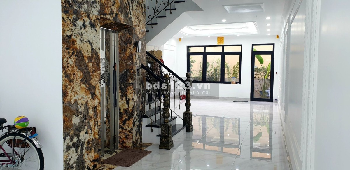 Bán nhà mặt phố Lâm Hạ - Nội thất xịn xò, 2 mặt tiền