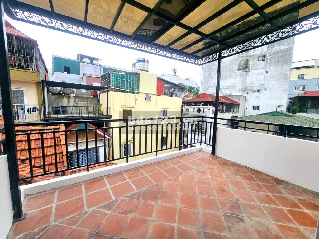 Chính chủ cần sang nhượng ngay nhà phố Pháo Đài Láng mới xây