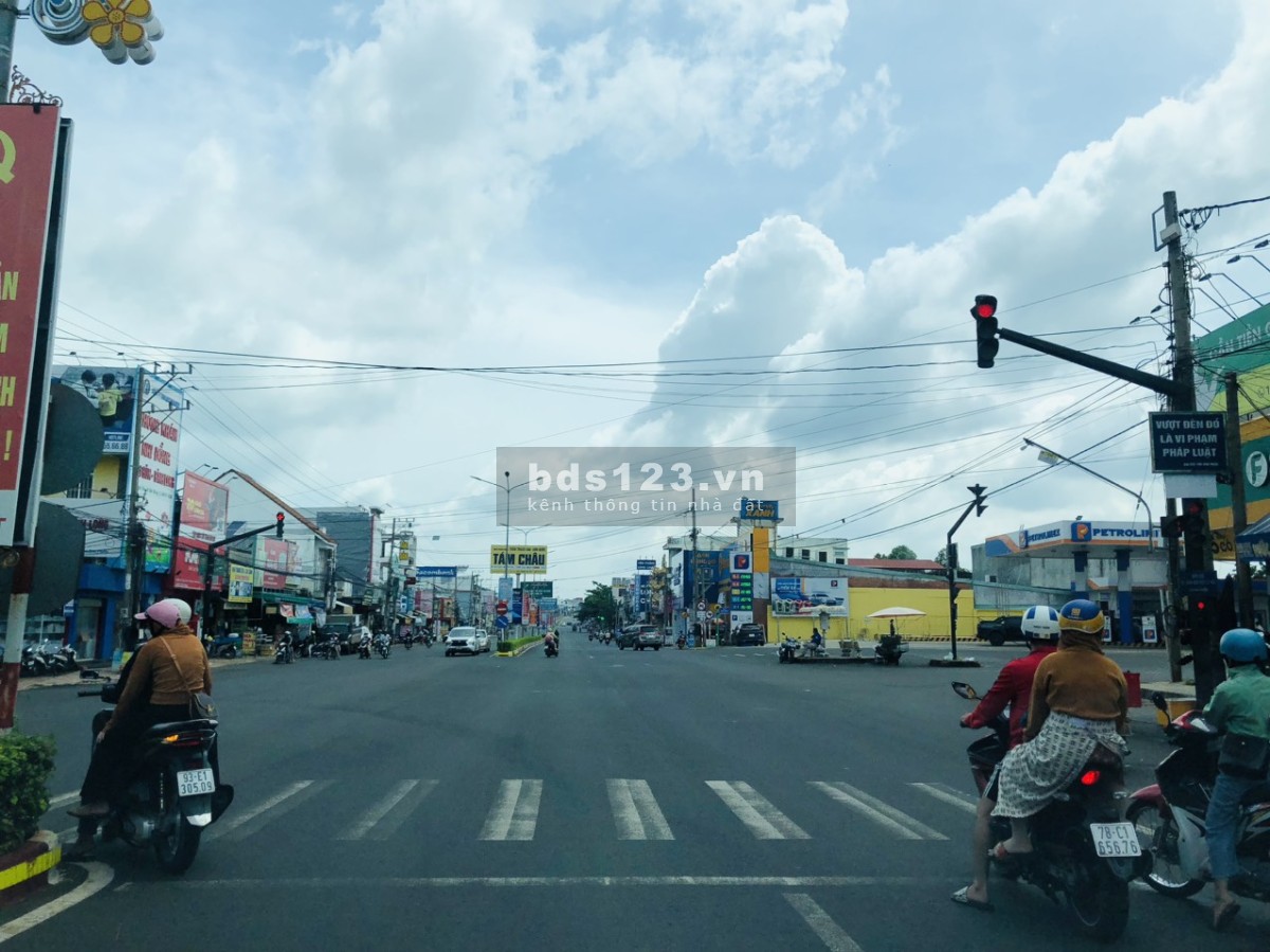 Bán rẻ sổ (50x26=1.300m2) full sổ riêng TC, giá 260tr/s sát trường chợ, 3 KCN