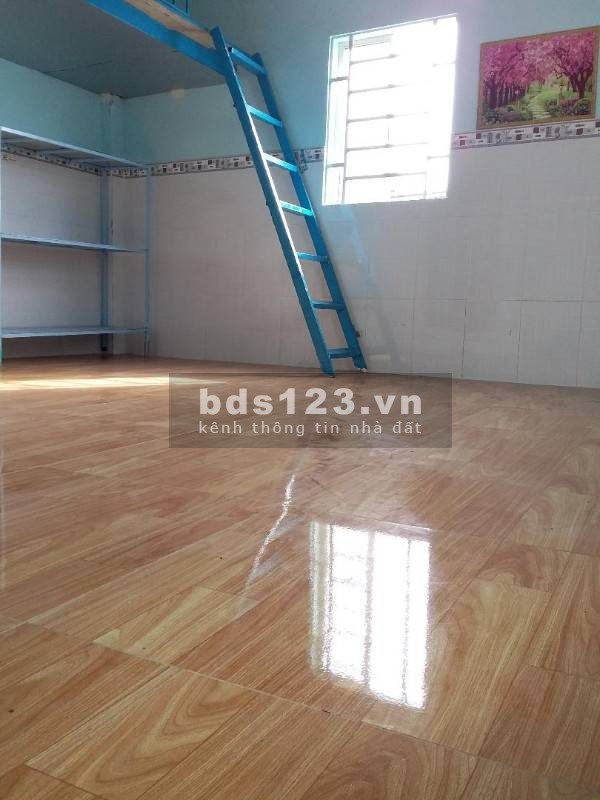 Chính chủ cho thuê phòng trên lầu có gác 20m, lối đi, WC riệng, giờ tự do. P.Bình H. Hoà Bình Tân