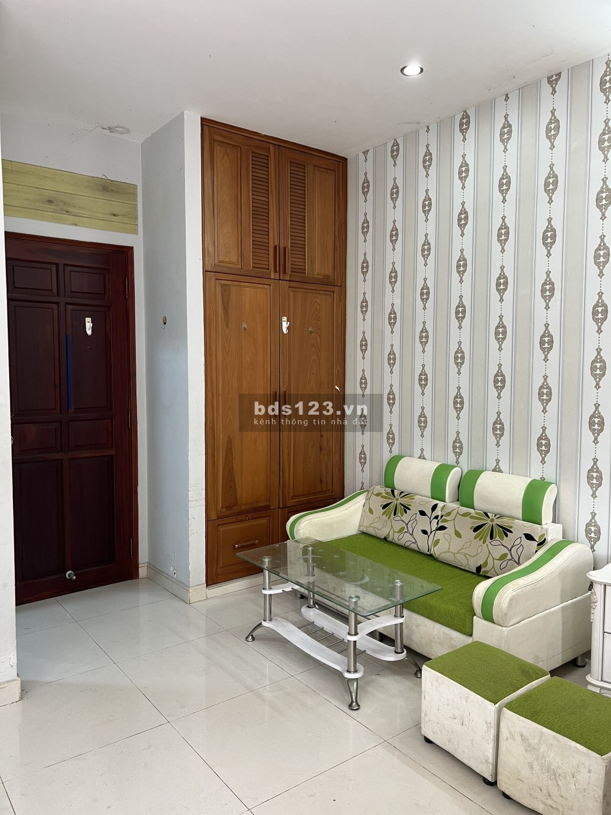Phòng 35m2 - 3tr5, đầy đủ nội thất, KDC ÂP 5 PHONG PHÚ