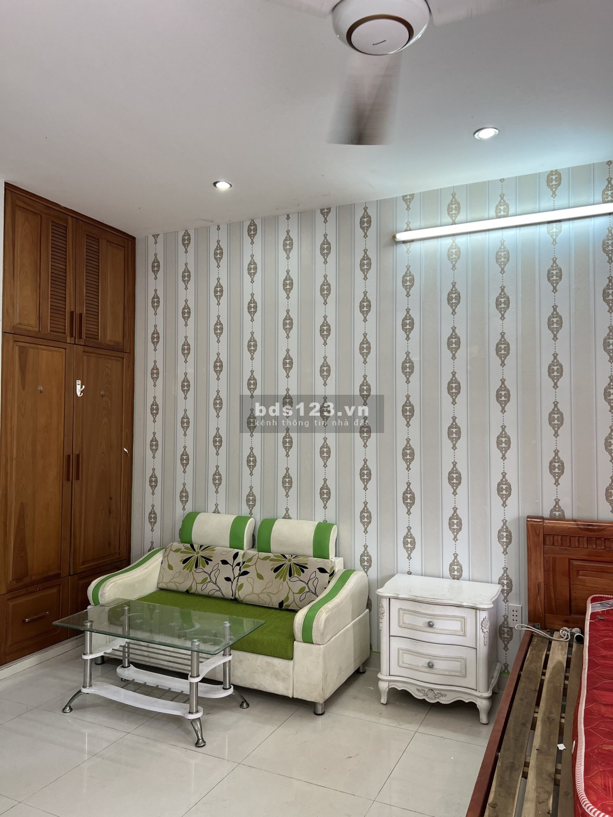 Phòng 35m2 - 3tr5, đầy đủ nội thất, KDC ÂP 5 PHONG PHÚ
