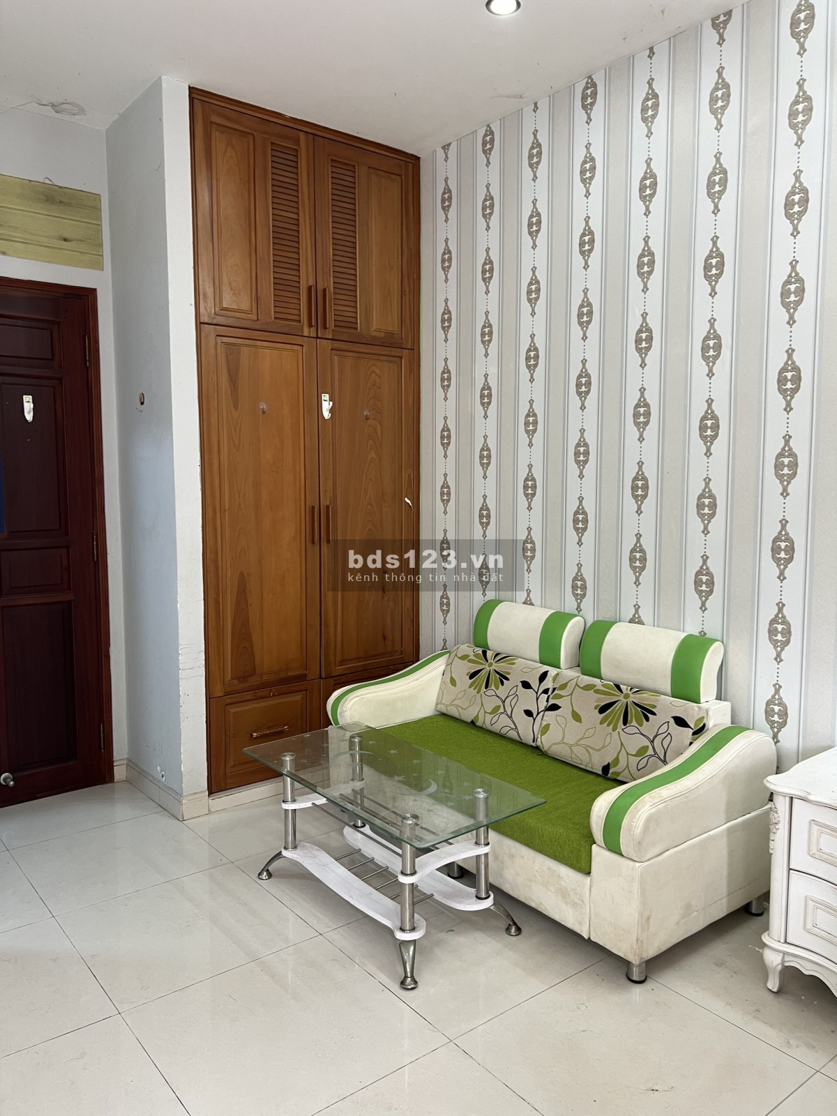 Phòng 35m2 - 3tr5, đầy đủ nội thất, KDC ÂP 5 PHONG PHÚ