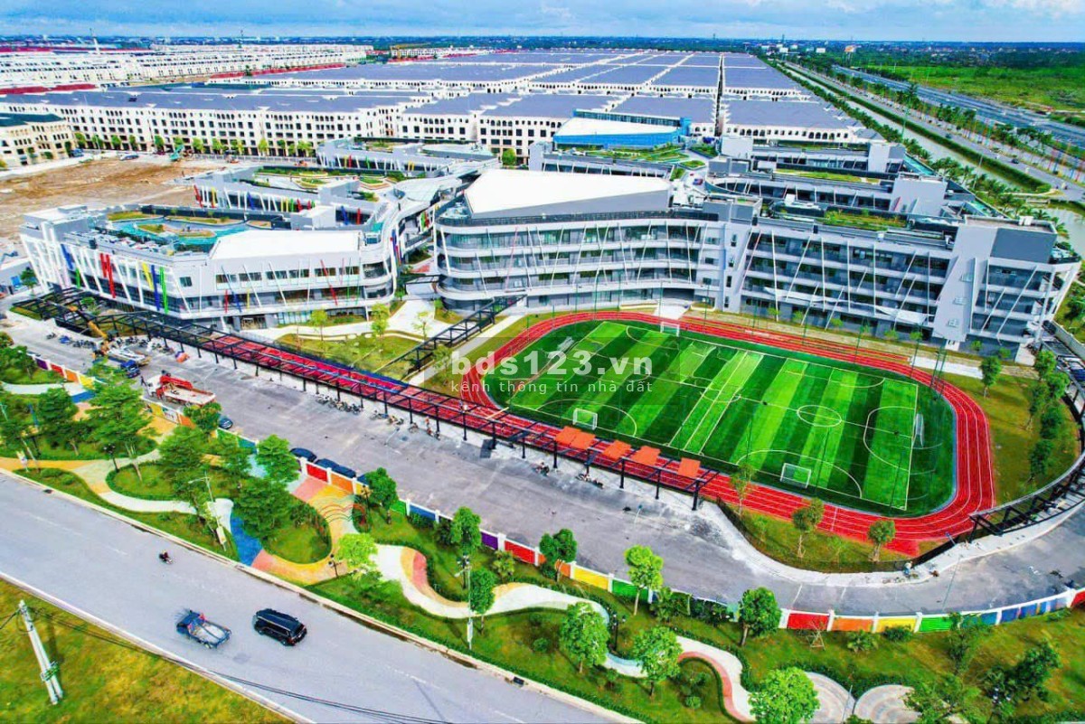 Bán căn sân vườn 98m khu CX gần chung cư, trường học, đường lớn Vinhomes Ocean Park 2 giá 10,4 tỷ