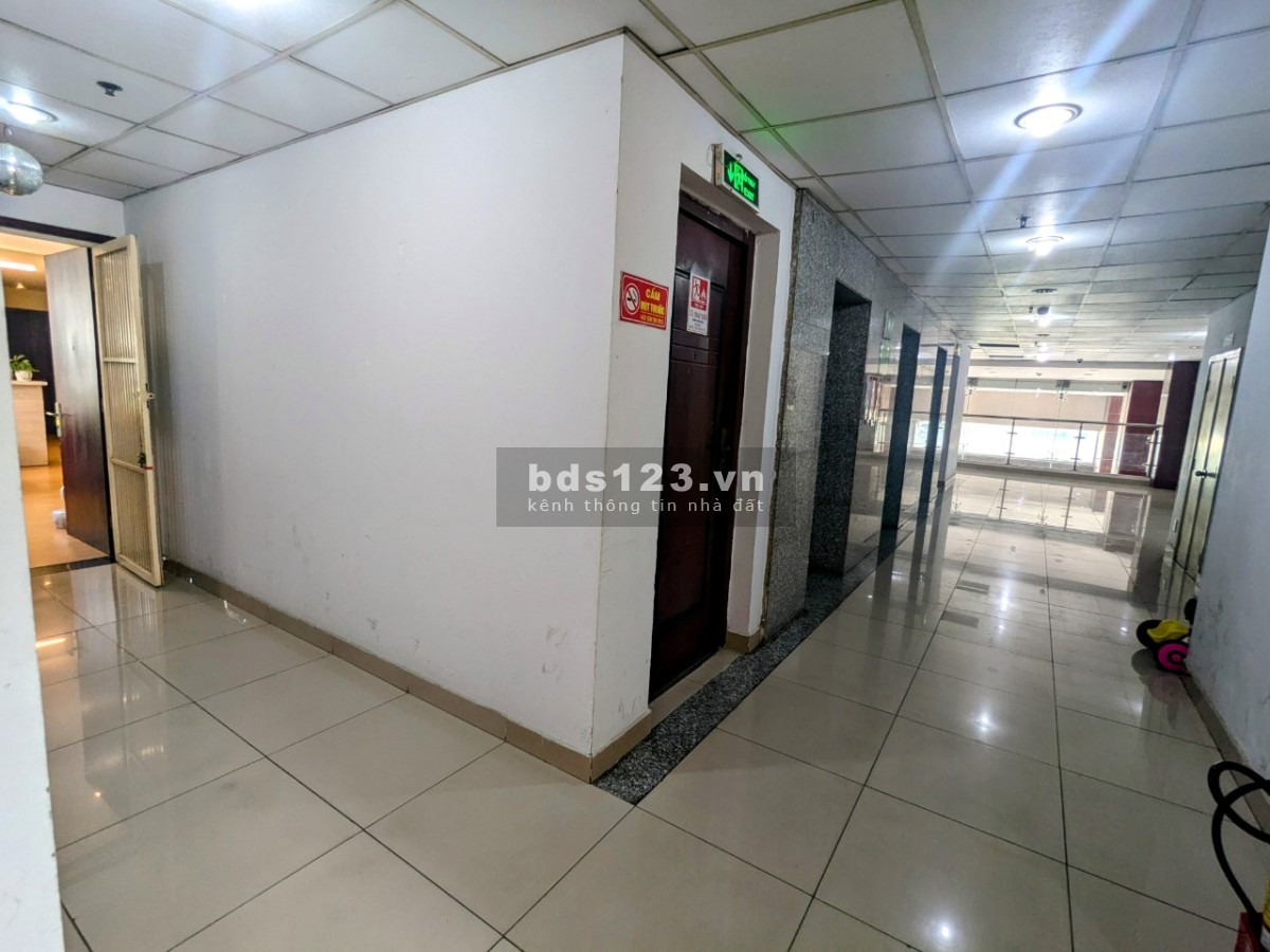 Cho thuê CHCC Phú Đạt, 3PN, căn góc DT 82m2; giá 11,5 tr/tháng