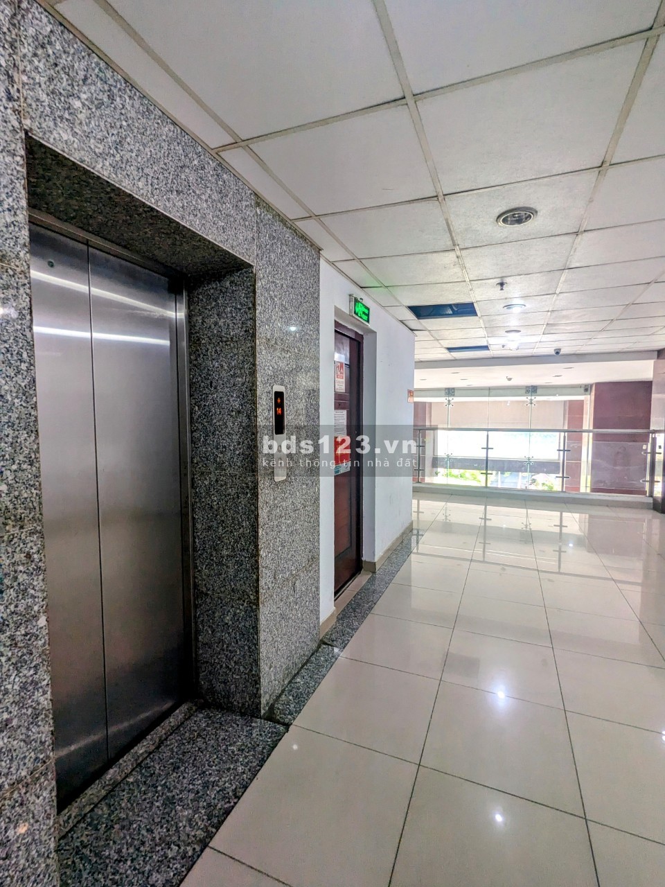 Cho thuê CHCC Phú Đạt, 3PN, căn góc DT 82m2; giá 11,5 tr/tháng