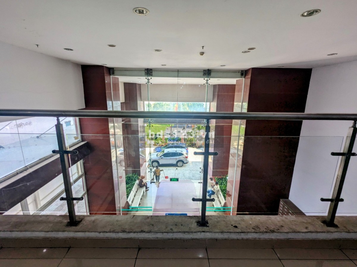 Cho thuê CHCC Phú Đạt, 3PN, căn góc DT 82m2; giá 11,5 tr/tháng