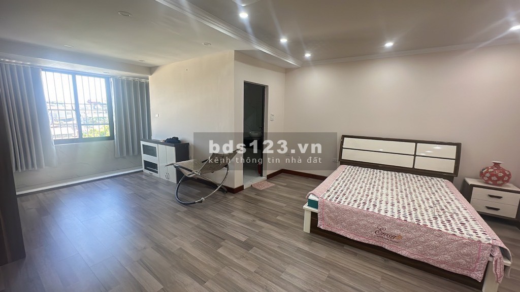 BÁN NHÀ MP NGHI TÀM, YÊN PHỤ, TÂY HỒ. KD SẦM UẤT- Ô TÔ TRÁNH ĐỖ NGÀY ĐÊM CHỈ 26,8 TỶ.