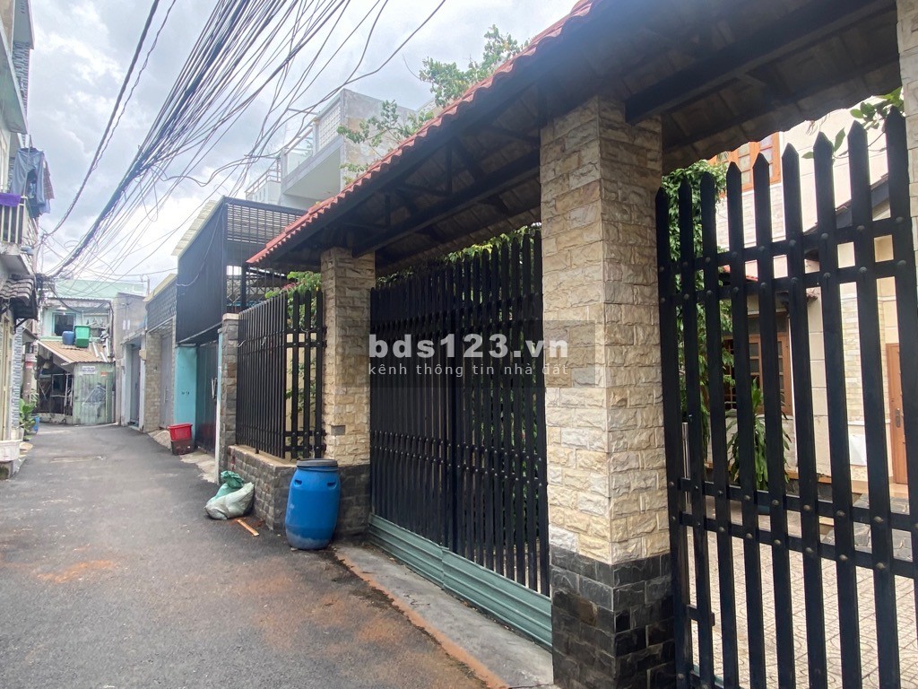 Bán nhà 80m2 gần Mặt tiền đường 22, Phước Long B giá chỉ 3,8 Tỷ
