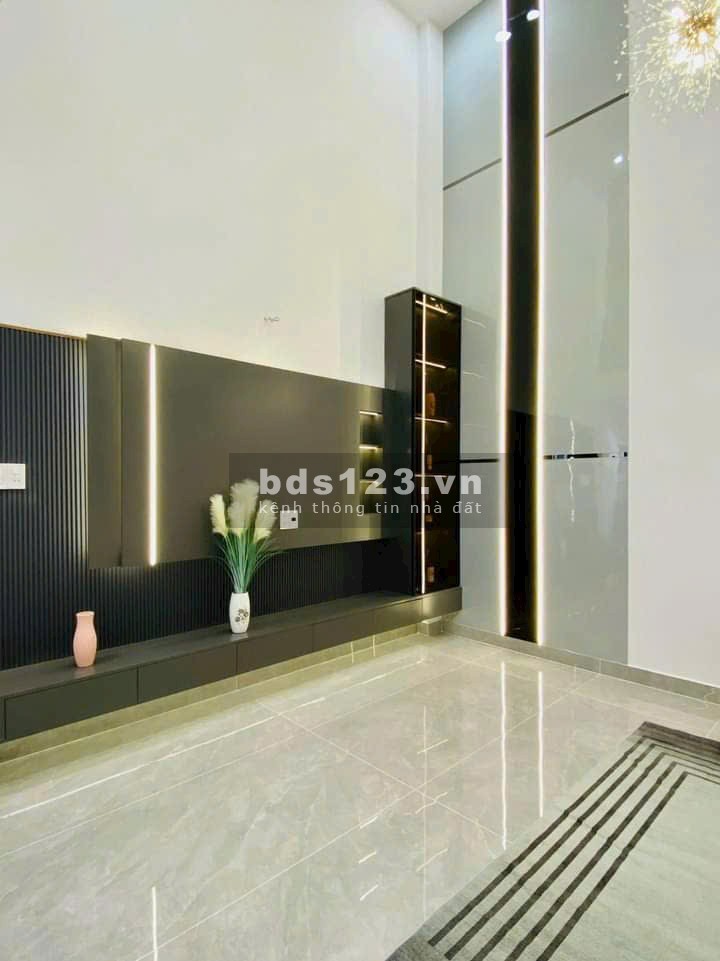 NGUYỄN VĂN LINH - LÔ GÓC - Ô TÔ VÀO NHÀ - THIẾT KẾ HIỆN ĐẠI - 4 TỶ X