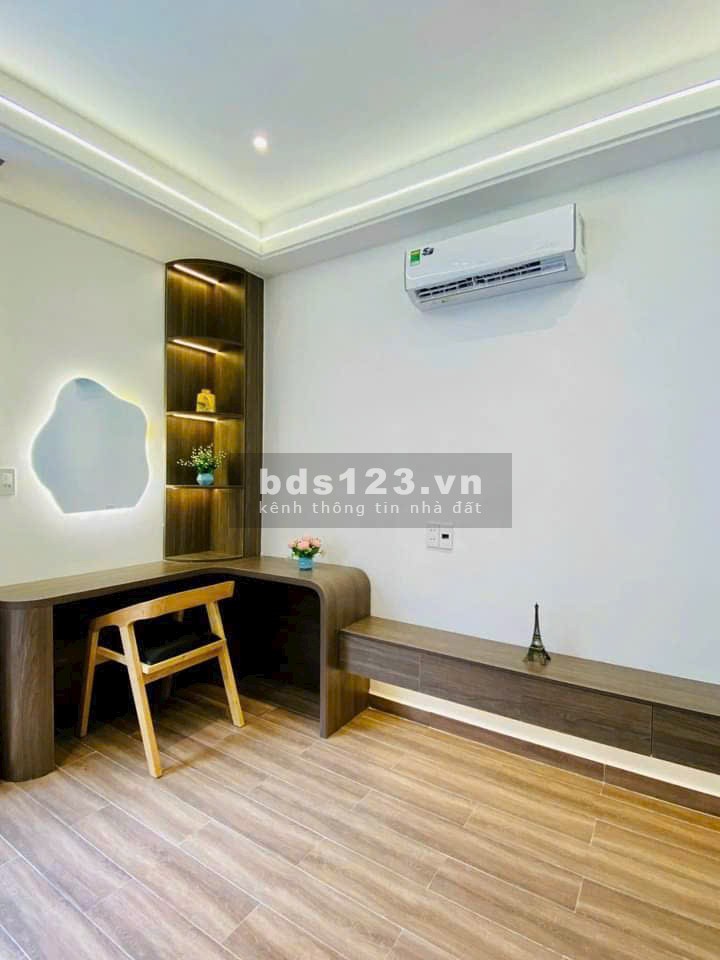 NGUYỄN VĂN LINH - LÔ GÓC - Ô TÔ VÀO NHÀ - THIẾT KẾ HIỆN ĐẠI - 4 TỶ X