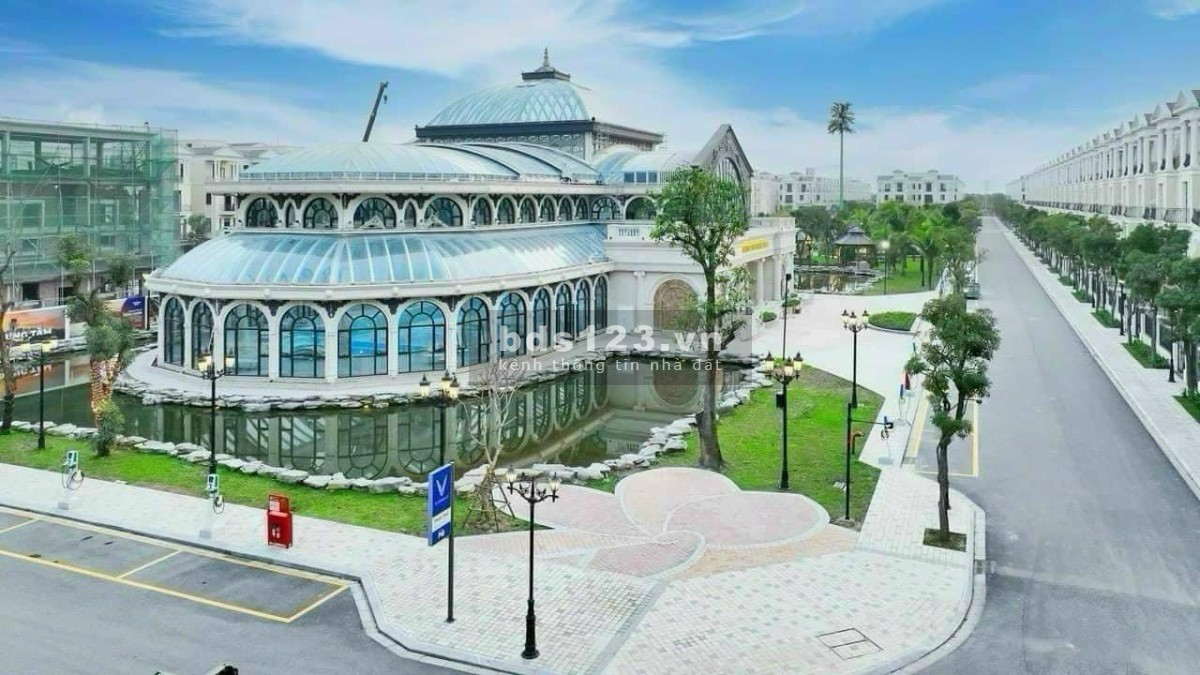 Bán nhà Vinhomes 5 tầng, diện tích từ 52-230m2, giá nhỉnh 6 tỷ có gia lộc. LH 0964561239