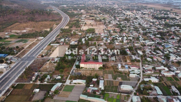 Bán lô đất mặt tiền đường tránh quốc lộ 56