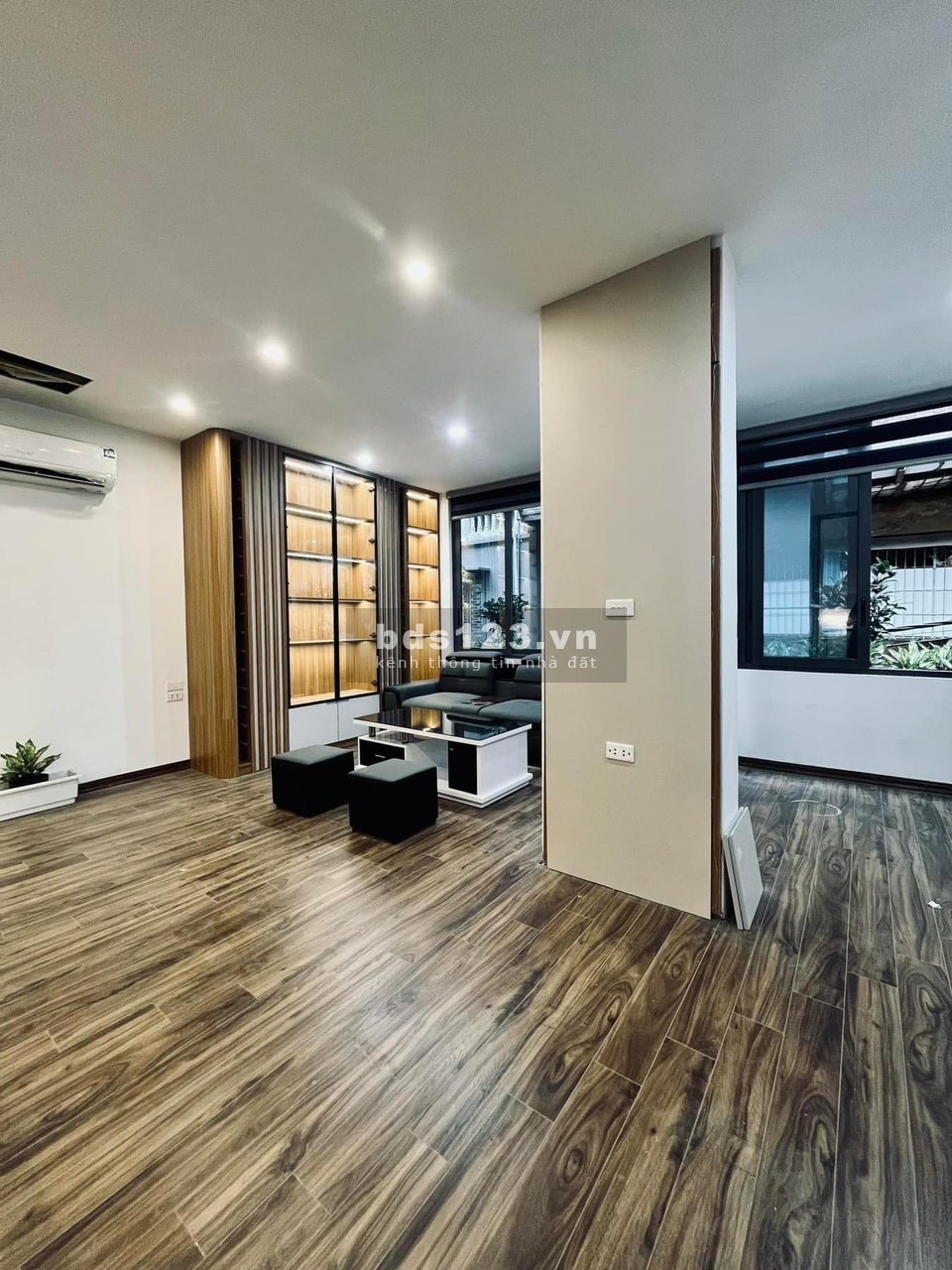 BÁN NHÀ HOÀNG QUỐC VIỆT 65M2, 4 TẦNG GIÁ CHỈ 19,8 TỶ, MẶT TIỀN 6M ĐƯỜNG THÔNG THOÁNG