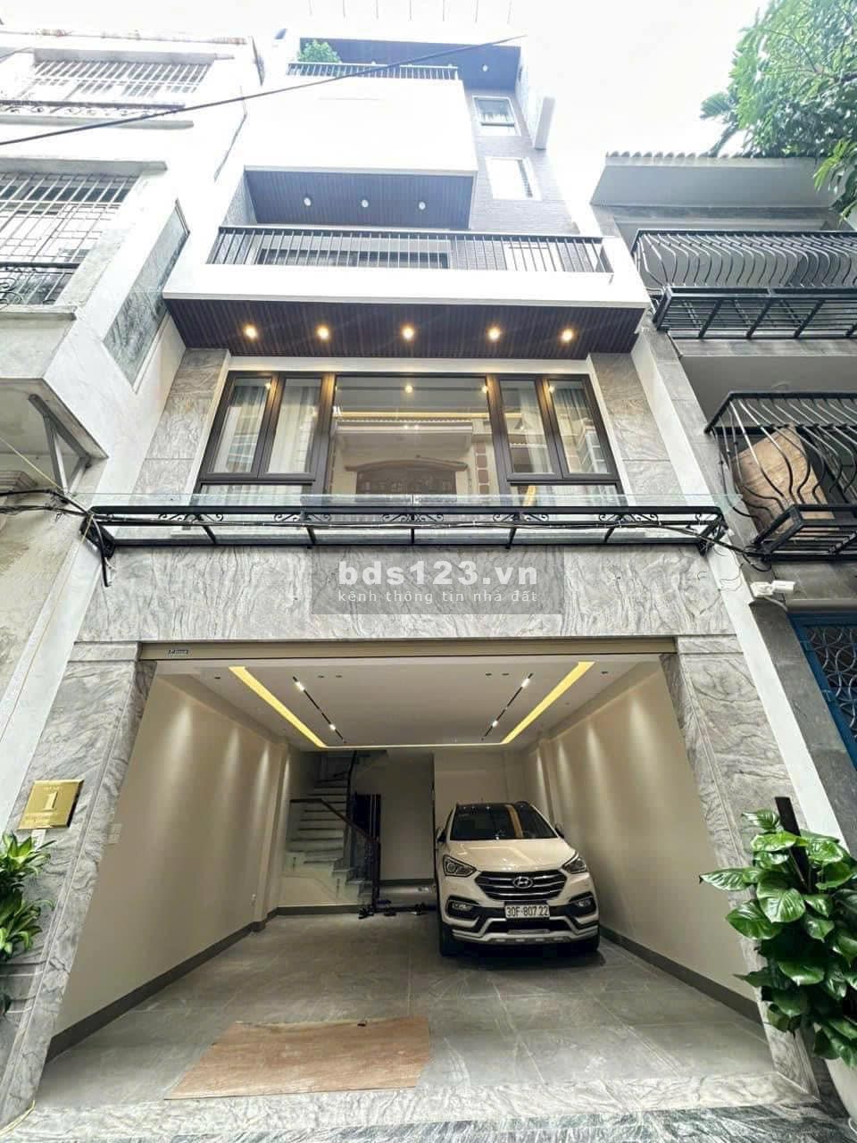 GIẢM GIÁ CỰC SÂU CĂN NHÀ PHỐ GIA THUỴ LONG BIÊN DT: 46m2 x 6,5 Tầng Thang Máy Ô Tô Tránh Rộng 6M