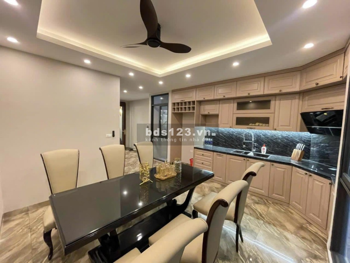 GIẢM GIÁ CỰC SÂU CĂN NHÀ PHỐ GIA THUỴ LONG BIÊN DT: 46m2 x 6,5 Tầng Thang Máy Ô Tô Tránh Rộng 6M