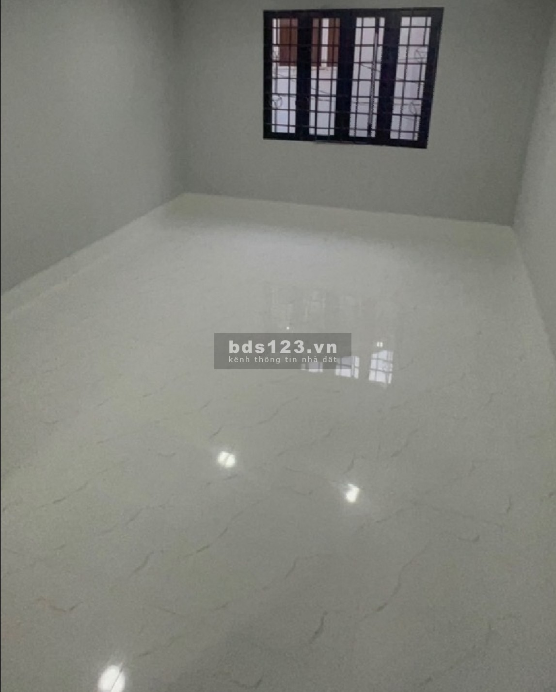 SÁT VÁCH QUẬN 10 - LÝ THƯỜNG KIỆT - HẺM 3M THÔNG - NGANG 4M - 3PN - NHỈNH 3T