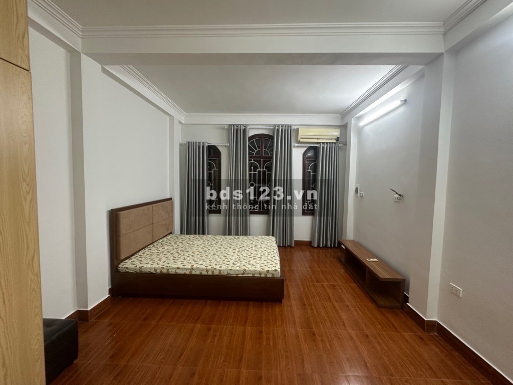 Chủ nhà cần chuyển nhượng ngay nhà cao tầng tại Pháo Đài Láng